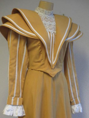 Robe Jaune Belle-époque voyage t.36,38,40