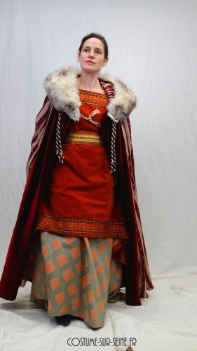 costume Reine médiévale