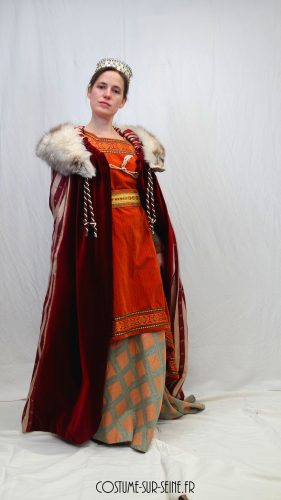costume Reine médiévale