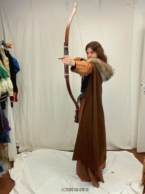 guerrière moyen-age avec Arc