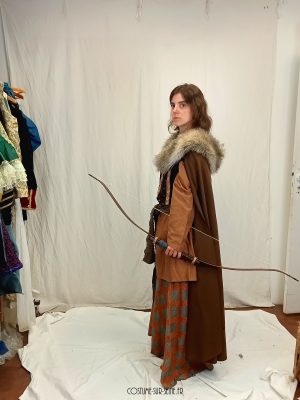 guerrière moyen-age avec Arc