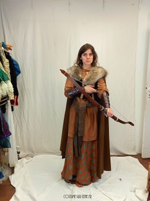 guerrière moyen-age avec Arc